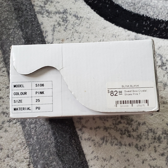 Shoes - Picture 4 of 4